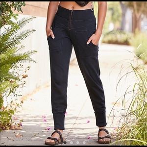 Free People On the Road Pant Size L Dark Blue